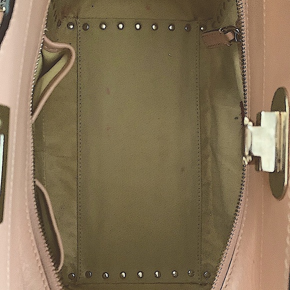 Valentino Garavani Vitello rockstud leather small bag in taupe/tan EUC - Picture 15 of 16